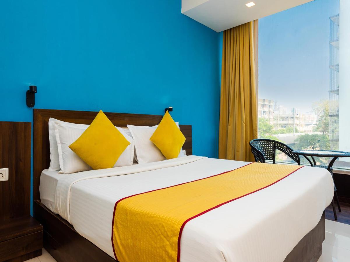 Hotel Aura - Near Malad Link Road Gorai Exteriér fotografie