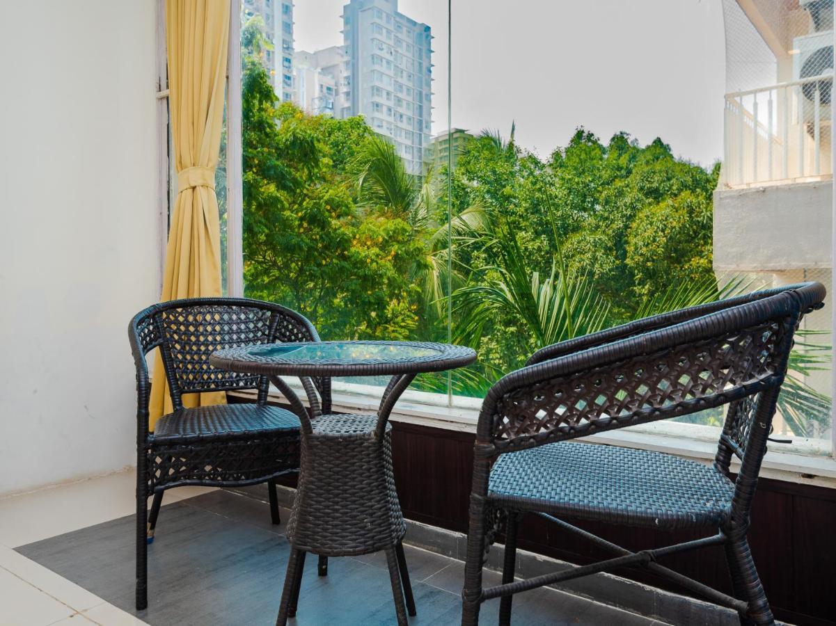 Hotel Aura - Near Malad Link Road Gorai Exteriér fotografie