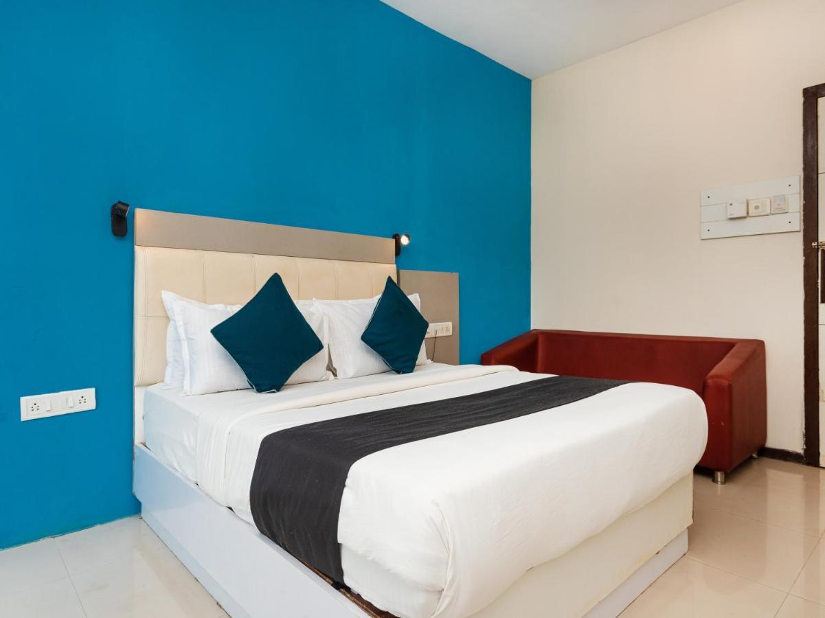 Hotel Aura - Near Malad Link Road Gorai Exteriér fotografie