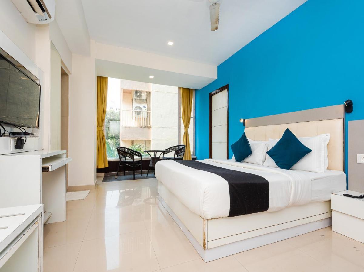 Hotel Aura - Near Malad Link Road Gorai Exteriér fotografie