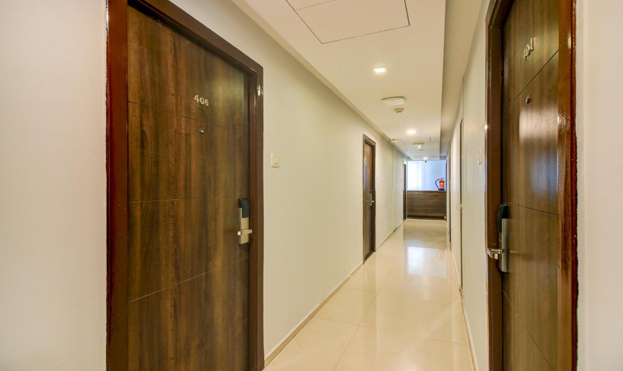 Hotel Aura - Near Malad Link Road Gorai Exteriér fotografie