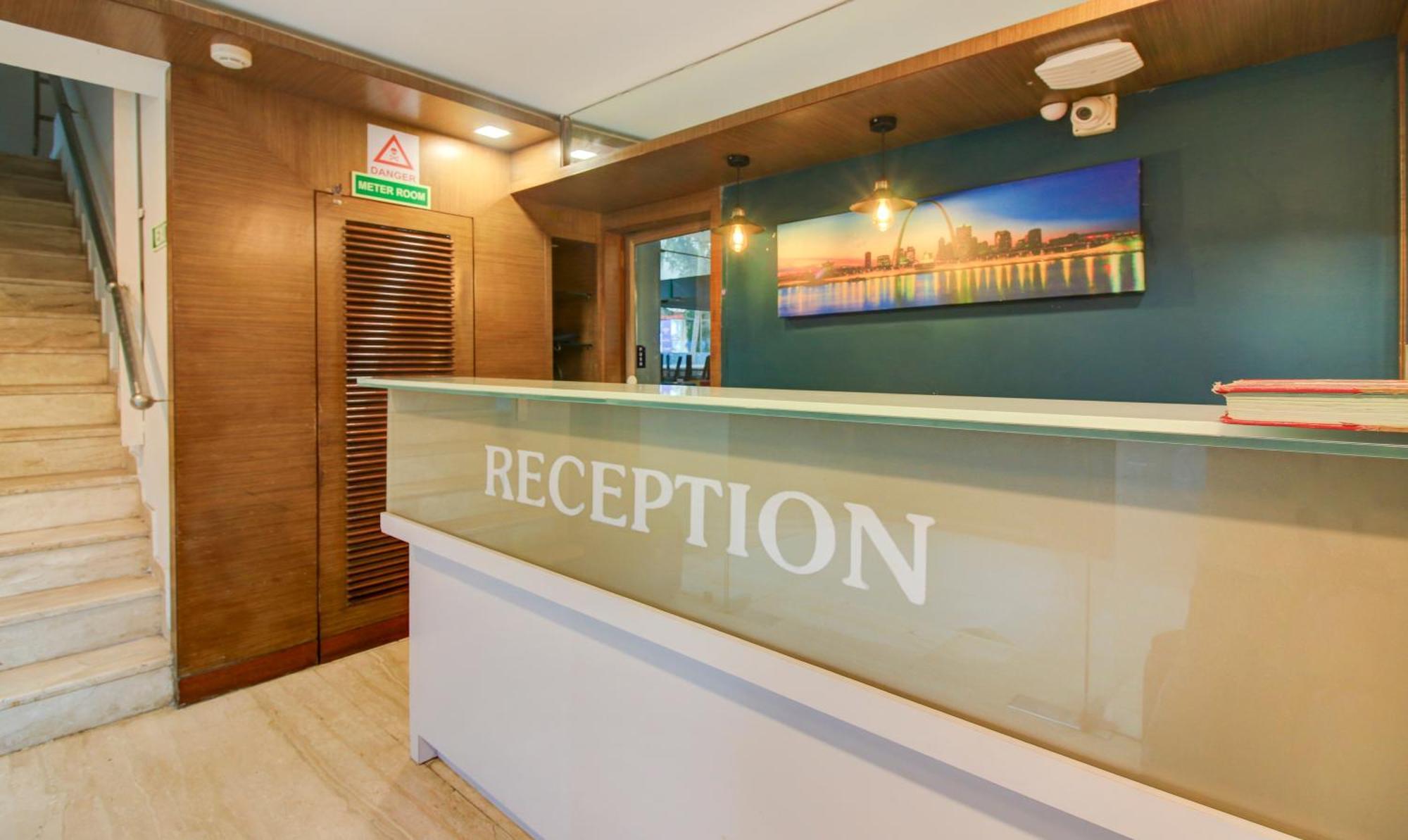 Hotel Aura - Near Malad Link Road Gorai Exteriér fotografie