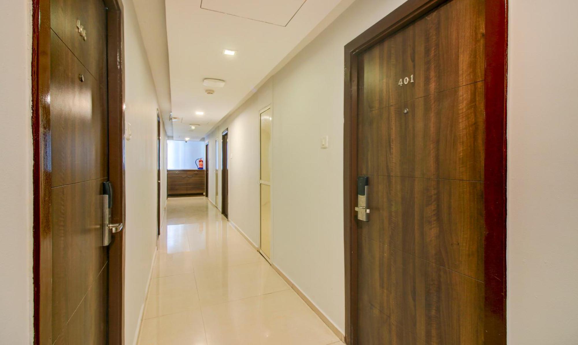 Hotel Aura - Near Malad Link Road Gorai Exteriér fotografie
